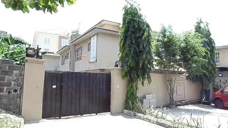 Cristabol Apartments