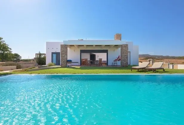 Cristelia Luxury Sea Front & Pool Villa - Dış Mekan