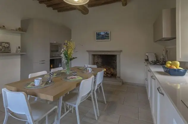 Villa Cristina Modern Farmhouse With Private Pool Between Lucca and the Beach of Camaiore - Oda
