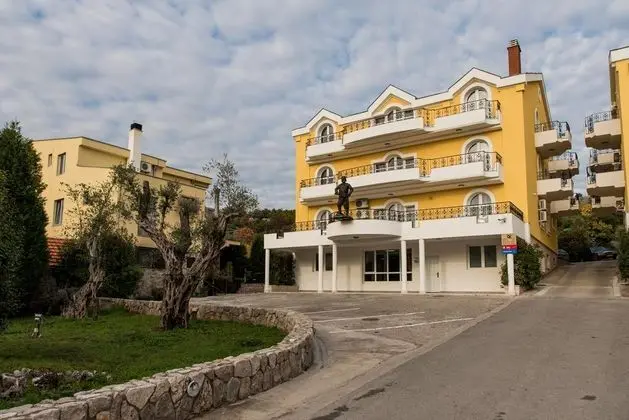Crnogorska Kuća Hotel  Podgorica