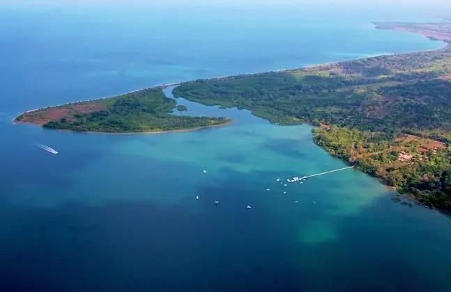 Crocodile Bay Resort