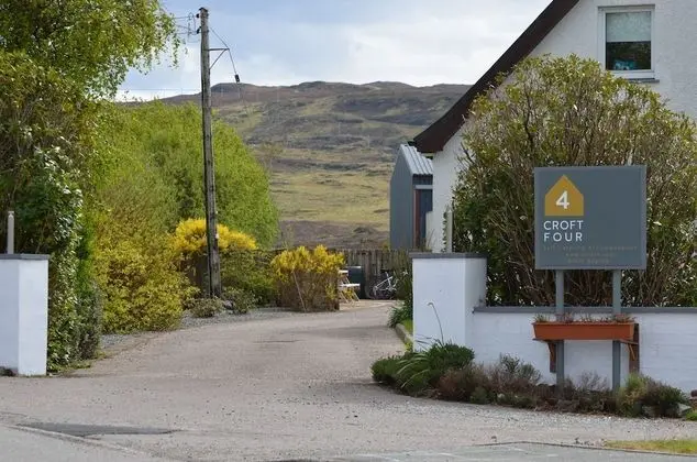 Croft 4 - Self- Catering Accommodation - Lobi
