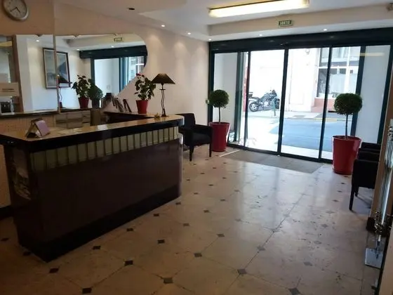 Hôtel Croix des Nordistes - Lobi