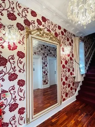 Crompton Guest House - Lobi