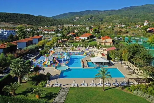 Cronwell Platamon Resort