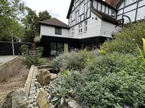 The Crooked Gate - Luxury Romantic Getaway