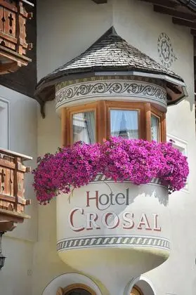 Hotel Crosal - Dış Mekan
