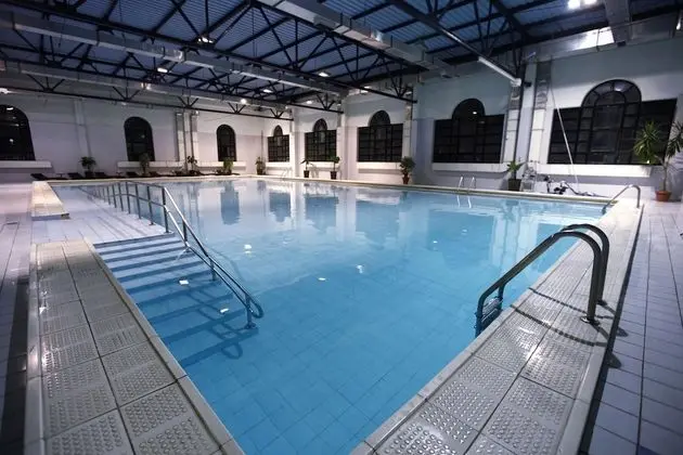 Cross Apartments and Tours