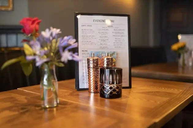 The Cross Keys - İç Mekan