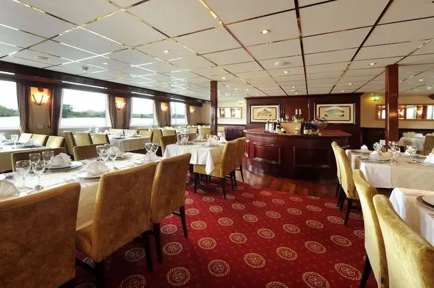 Crossgates Hotelship Altstadt - Düsseldorf - Yerinde Yemek