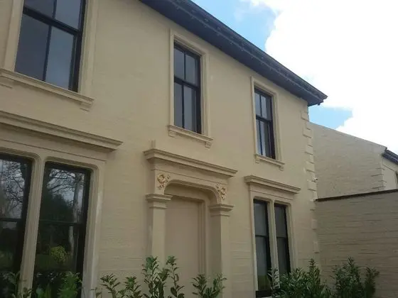 Crosshill Hotel