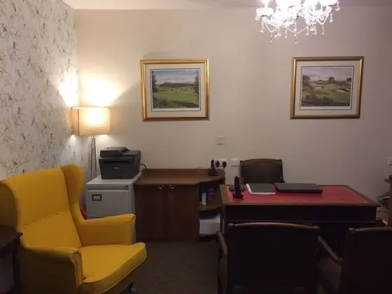 Crosshill Hotel - Lobi