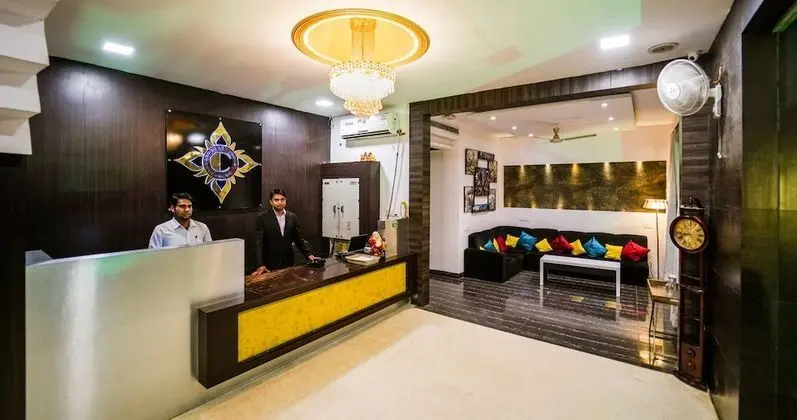 Hotel Crossroad