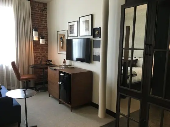 Crossroads Hotel - Oda