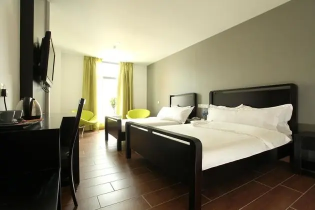 Crossroads Hotel - Genel