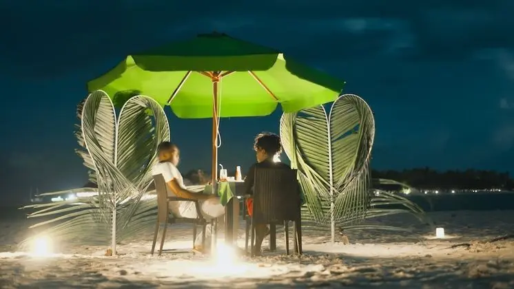 Crown Beach Hotel Maldives - Plaj