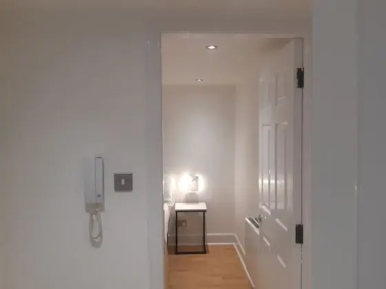 Crown Central Apartments - Lobi