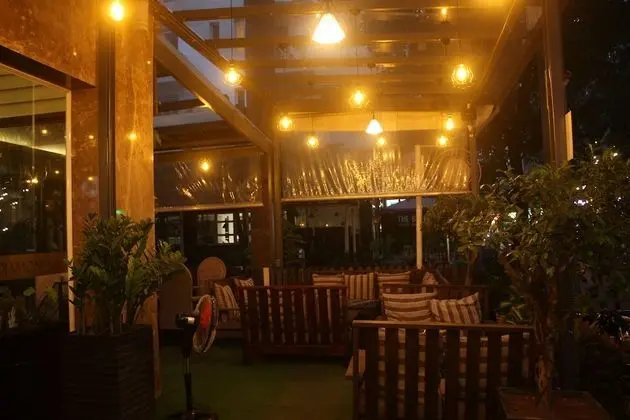 Crown Diamond Hotel - Dış Mekan