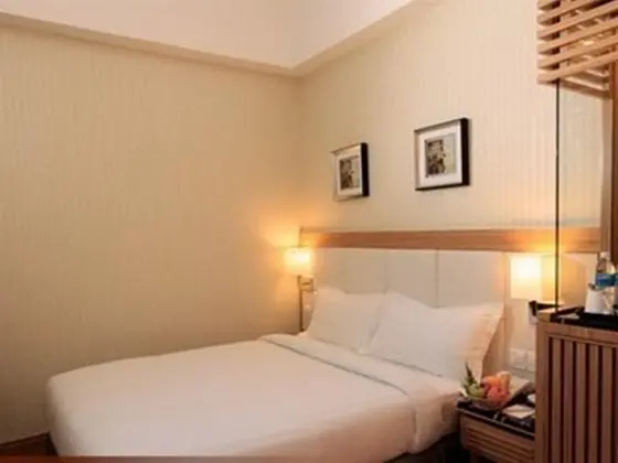 Crown Garden Hotel - Genel