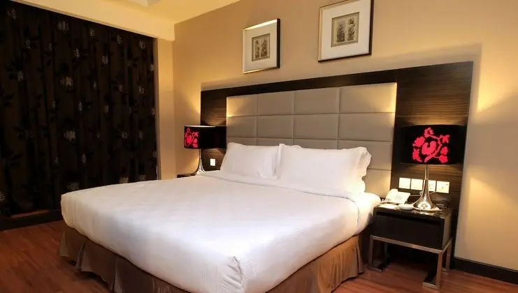 Crown Garden Hotel - Oda