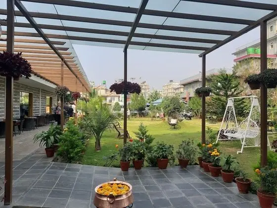 Hotel Crown Himalayas