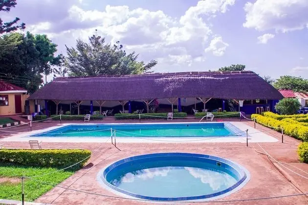 Crown Hotel Hoima - Havuz