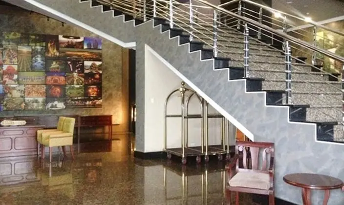 Crown Legacy Hotel - Lobi