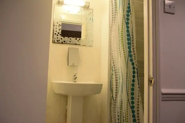 Crown Lodge Guest House