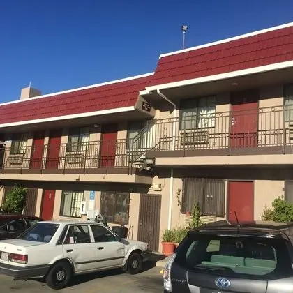 Crown Lodge Motel Oakland