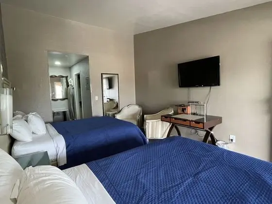 Crown Motel