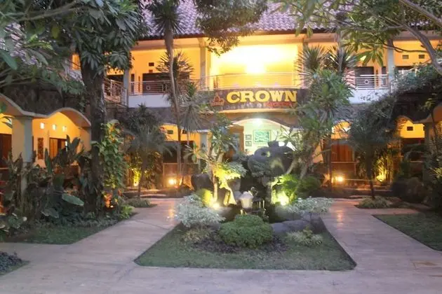 Crown Hotel - Öne Çıkan Resim
