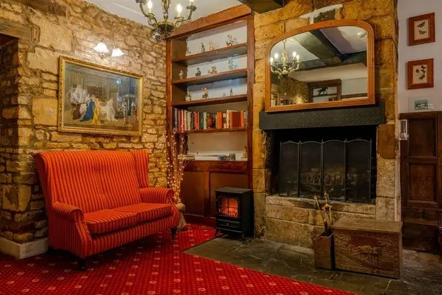 The Crown Hotel - Lobi