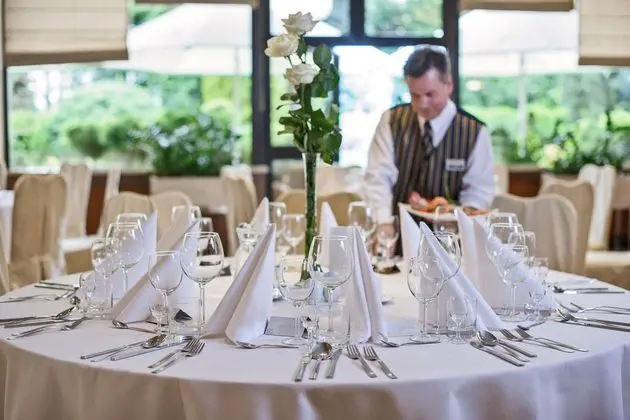 Crown Piast Hotel & Park