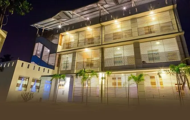 The Crown plaza airport hotel - Dış Mekan
