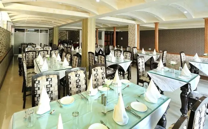 Crown Plaza Residency - Yerinde Yemek