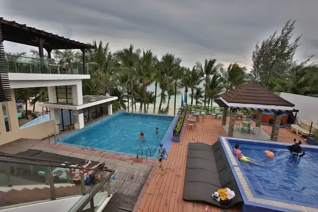 Crown Regency Beach Resort