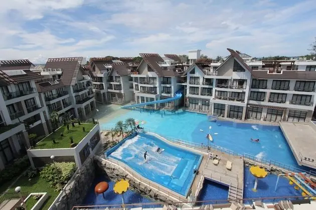 Crown Regency Resort & Convention Center - Havuz