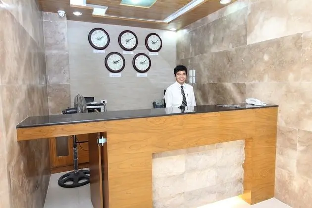 Crown Regency Courtyard Resort - Lobi