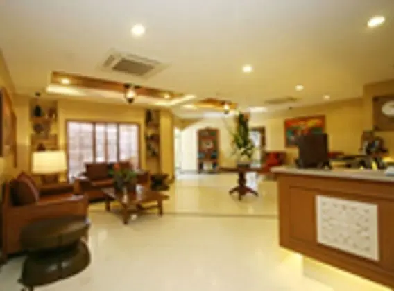 Crown Regency Prince Resort - Lobi