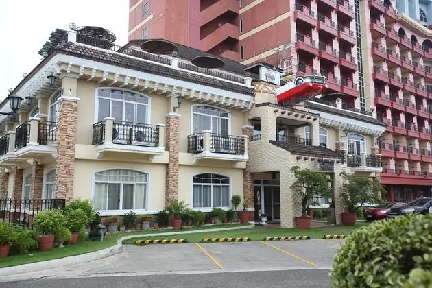 Crown Regency Suites and Residences - Mactan