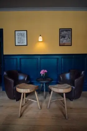 The Crown & Thistle - Lobi