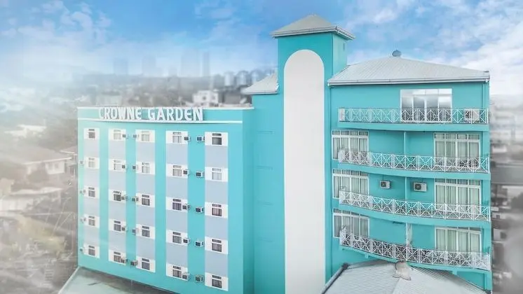Crowne Garden Hotel - 1