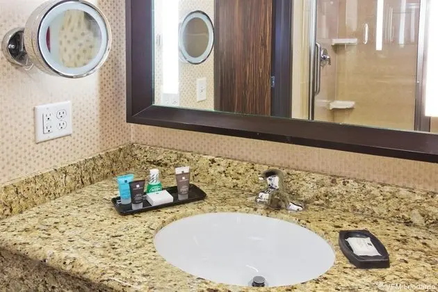 Crowne Plaza Anchorage Midtown