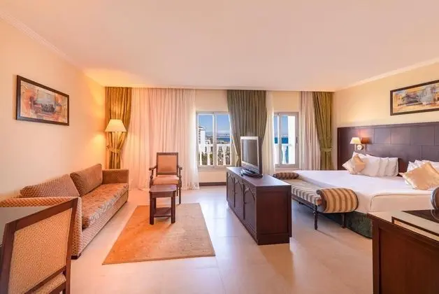 Crowne Plaza Hotel Antalya, an IHG Hotel - Oda