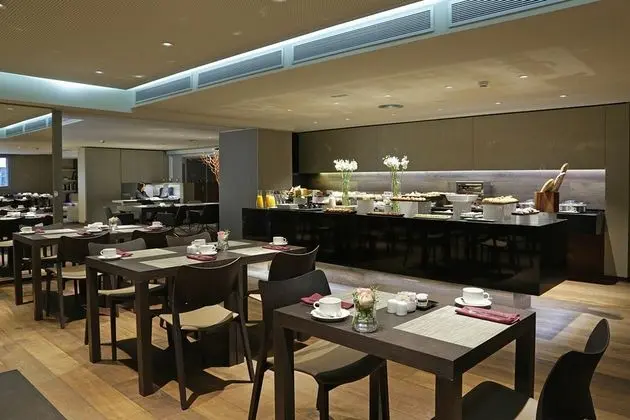 Crowne Plaza Barcelona Fira Center - Yeme / İçme