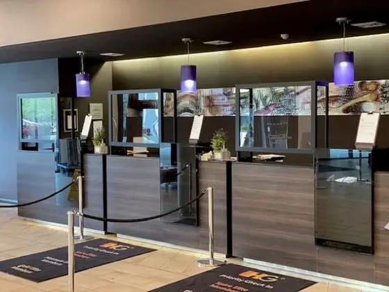 Crowne Plaza Birmingham - Lobi