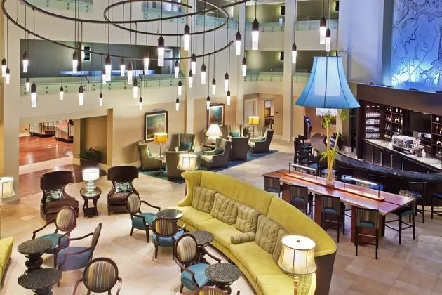 Crowne Plaza Charleston Airport - Lobi