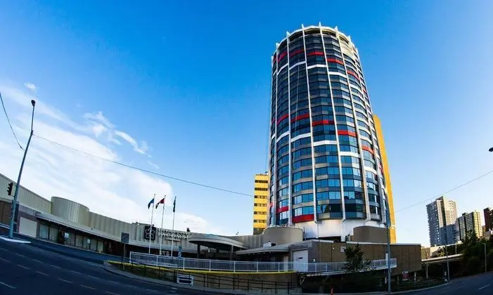 Crowne Plaza Chateau Lacombe - 1