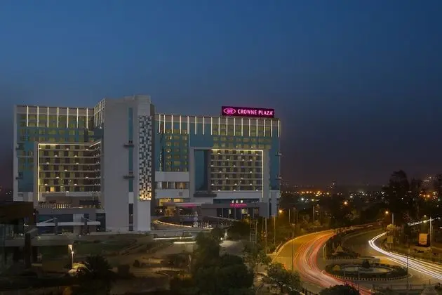 Crowne Plaza Greater Noida, an IHG Hotel - Dış Mekan