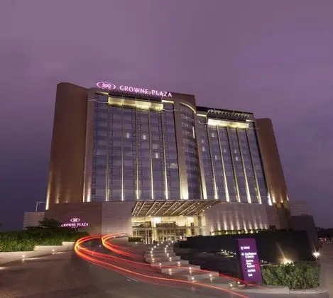 Crowne Plaza Kochi, an IHG Hotel - Dış Mekan